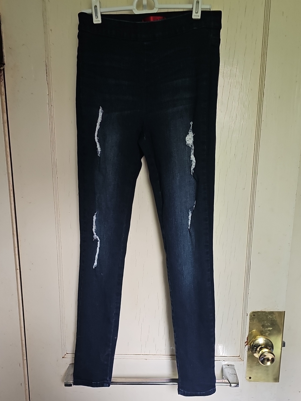 Dark Wash Women's Distressed Skinny Jeans
